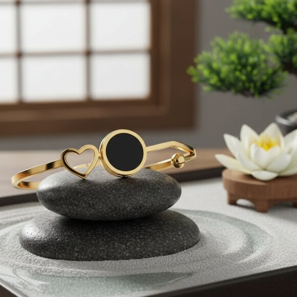 🆕Elegant 18K Gold Plated Stainless Steel Bangle Bracelet - Heart & Black Charm - Picture 4 of 10